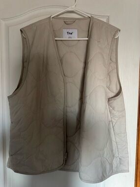 TNA Quilted Sleeveless Vest in Light Beige